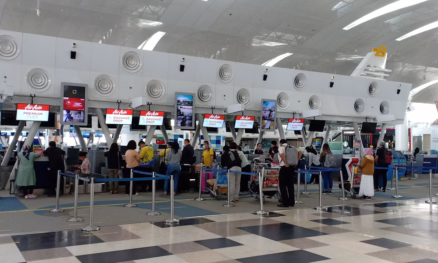 Airports & Logistics